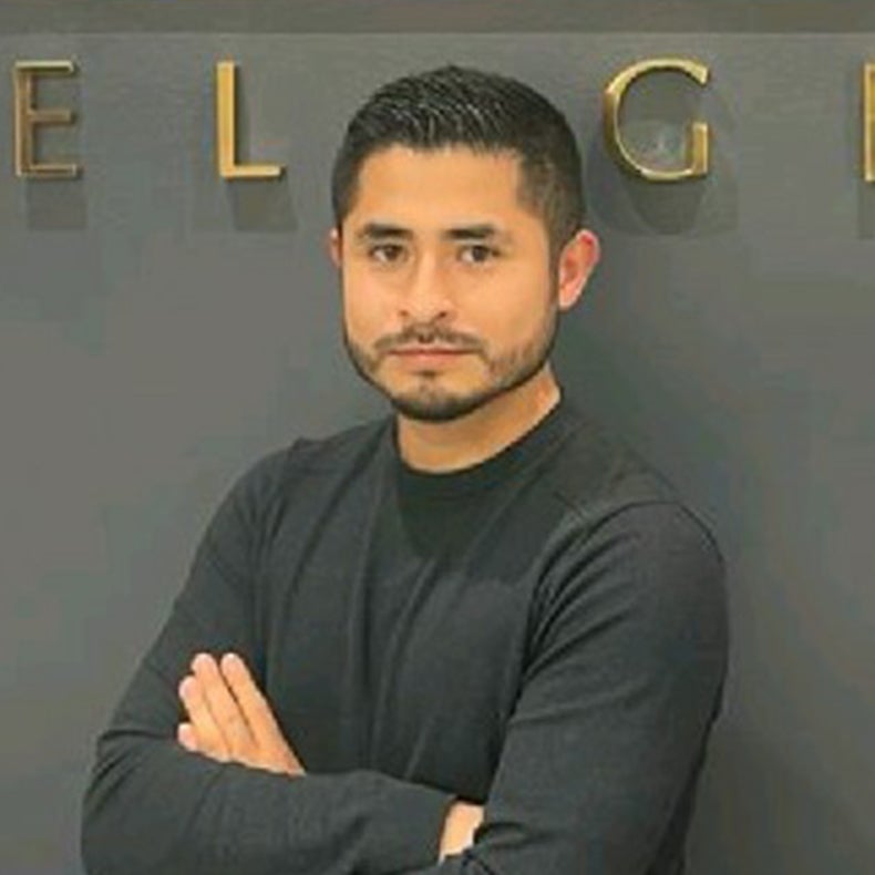gustavo cueva profesor