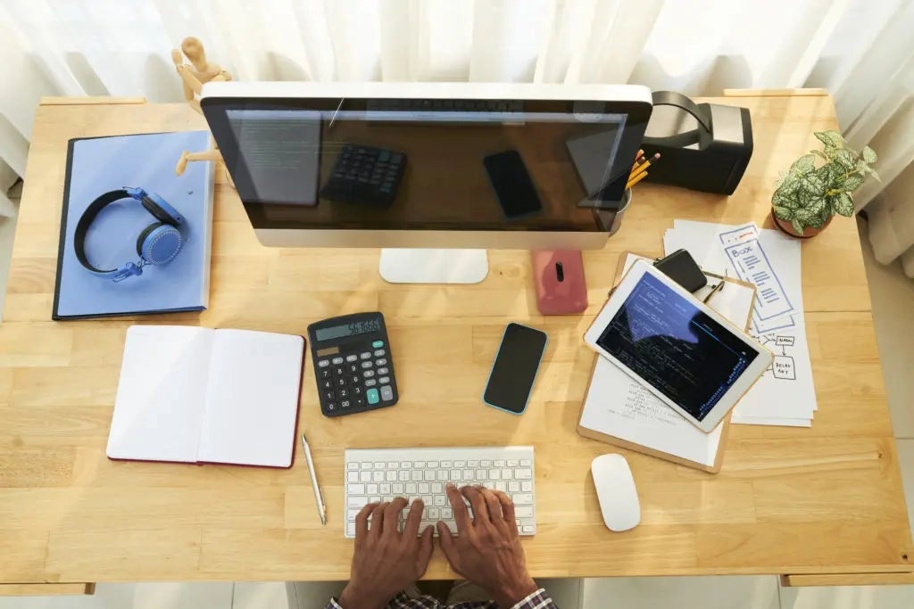 programmer-workplace-1024x683.webp